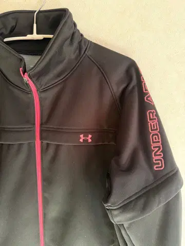 Under Armour 자켓 블랙/핑크