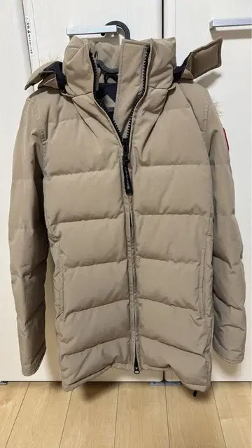 Canada Goose 다운 자켓 베이지