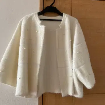 미사용 새상품 셀렉트 펄 볼레로풍 가디건