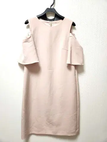 아나이 오프숄더 핑크 드레스