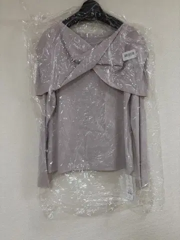 새상품*CELFORD 연보라 오프숄더 니트 사이즈 38