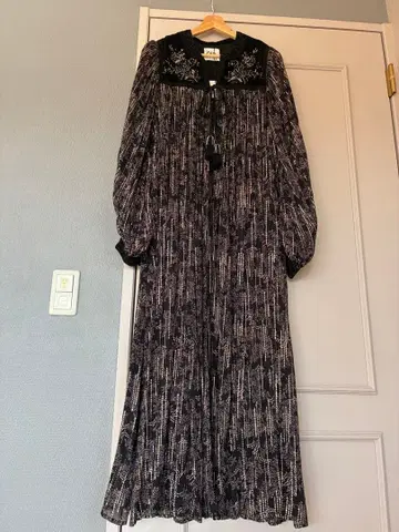 ZARA 비즈 자수 가운 원피스