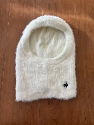 화이트 니트 모자 닭 자수 포함