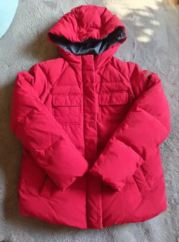 AIGLE 후드 부착 레드 다운 자켓