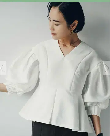 미착용 새상품 볼륨 슬리브 풀오버 M 사이즈 ur's 유어즈