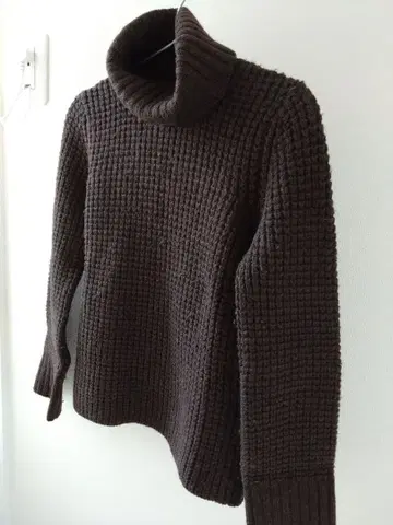 ADIEU TRISTESS 터틀넥 스웨터