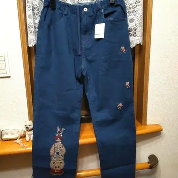 드럭 스토어즈 자수 디자인 네이비 스트레이트 데님 ( 프리 )