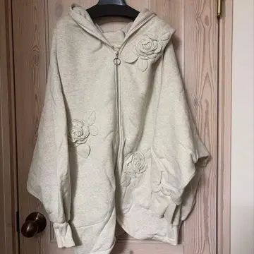 꽃 자수 후드 부착 후드티 라이트 그레이