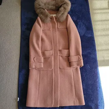 프로포션 바디 드레싱 울 퍼(fur) 부착 롱 코트