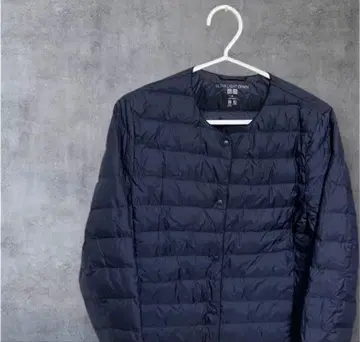 유니클로 울트라 라이트 다운 M 네이비 새상품급