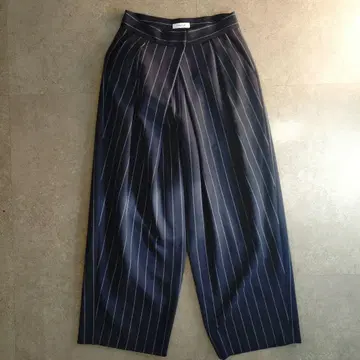 네이비 스트라이프 가우초 팬츠