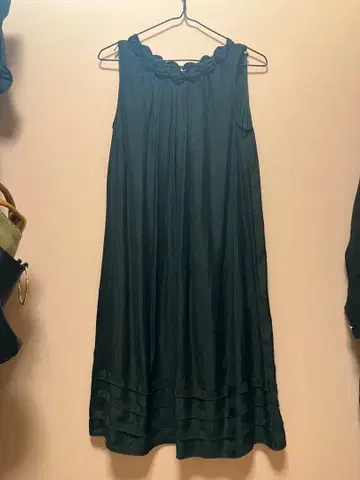 블랙 프릴 원피스