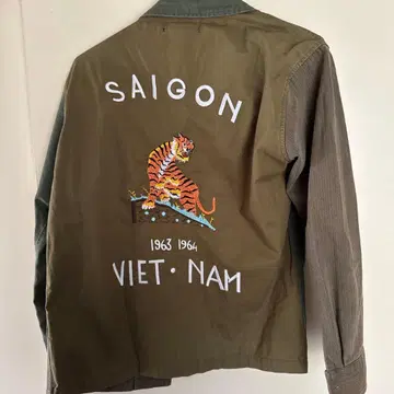 ROSEBUD COUPLES 비대칭 베트셔츠 호랑이 자수 S사이즈