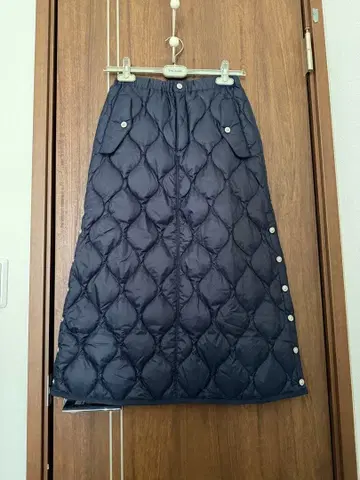 미사용에 가까운 TAION 밀리터리 다운 스커트 롱 스커트