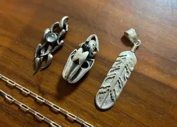 실버 목걸이와 팔찌 세트