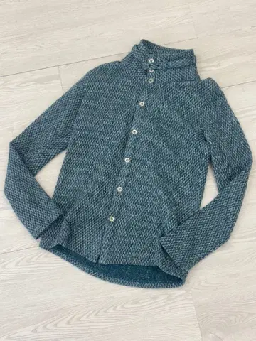 토네이도 마트  스탠드 카라 가디건 시착만 한 상품