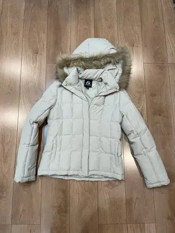 5 화이트 다운 자켓