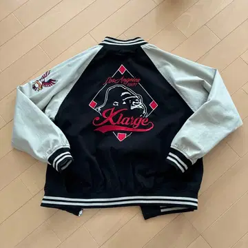 X-LARGE 자수 리버서블 바시티 자켓