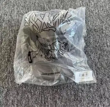 synaworld snap back cap