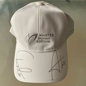 이와이 자매 MASTER BUNNY EDITION 캡 사인 포함