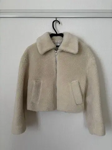 숏 기장 보아 자켓 spick and span