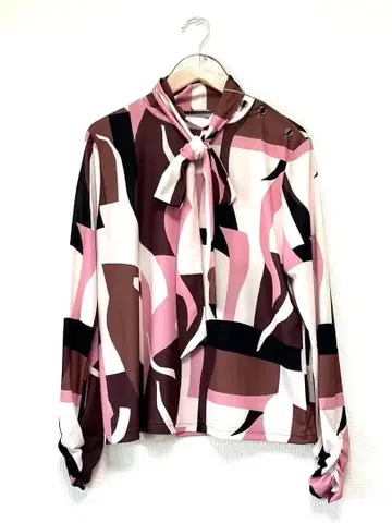 새상품 42,900엔 MORABITO SPELL /스트레치 블라우스