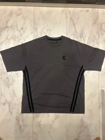 CRONOS 그레이 사이드 스트라이프 T셔츠