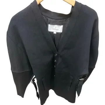 [ 가격 인하 가능 ] AKIRANAKA 블랙 가디건 사이즈 1