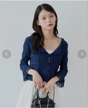 Chico [7부 소매] 레이스 도킹 립 니트 가디건