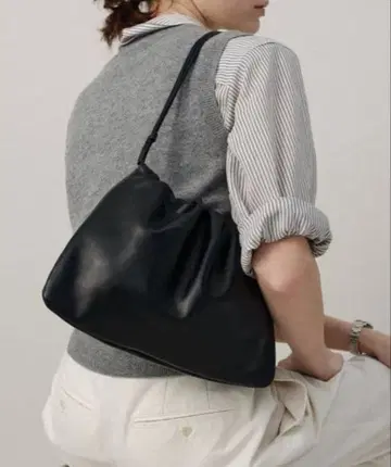 낫싱 리튼 NELLASTRAP 라지 백 블랙