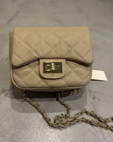 오우렌티 퀼팅 가죽 체인 숄더백 베이지 새상품