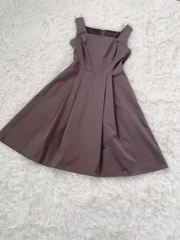 폭시 뉴욕 홀리 드레스 2 핏&플레어 정가 약 7만 모카 40