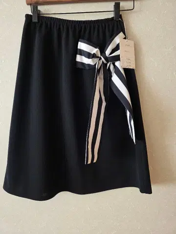 Capricious Mie. 카프리셔스미 블랙 리본 스커트