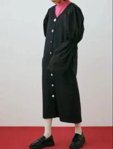 HeRIN.CYE Balloon sleeve dress coat 블랙