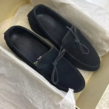 LARDINI 블랙 스웨이드 로퍼