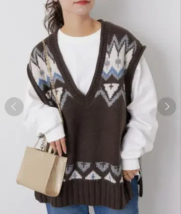 차오패닉 노르딕 브라운 계열 니트 베스트