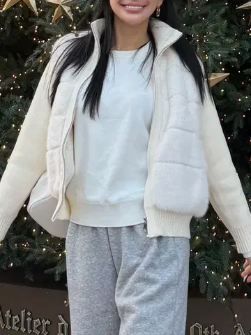 화이트 퍼 후드티