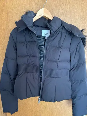 GYDA 퍼 달린 숏 다운 자켓