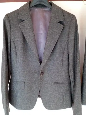 그레이 블레이저와 스커트 세트 사이즈 9