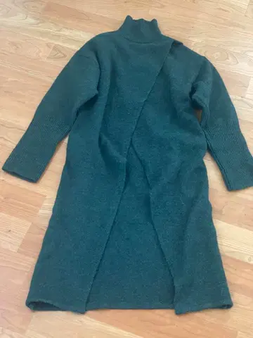 새상품급 림아크 다크 그린 니트 터틀넥 원피스