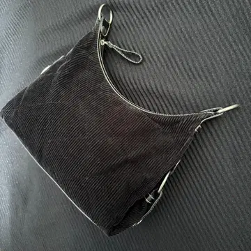 타미 힐피거 블랙 코듀로이 숄더백