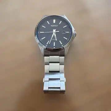 WIRED 솔라 시계