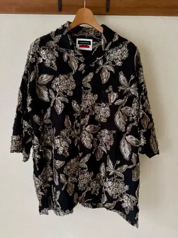 MAISON SPECIAL 리프 자카드 오픈 카라 셔츠