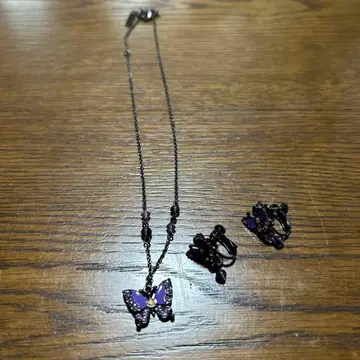 ANNA SUI 보라색 나비 모티브 목걸이와 귀찌 세트