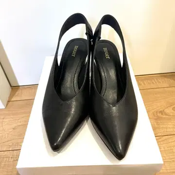 nouer 천연 가죽 V컷 펌프스