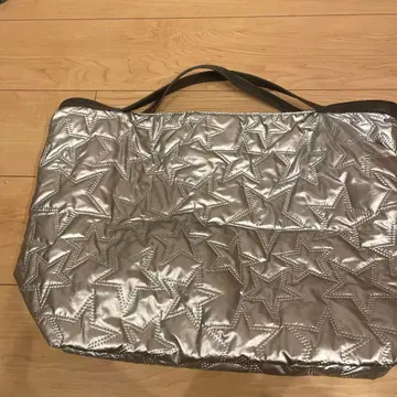 실버 별 모양 퀼팅 핸드백