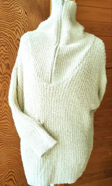 스팽글 하이넥 니트 스웨터