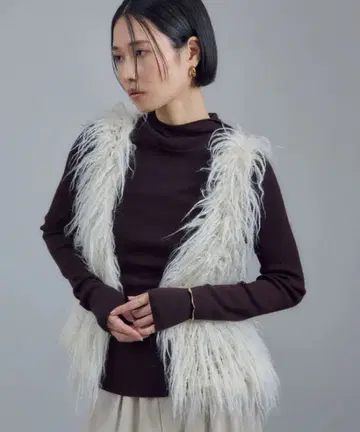 모헤어 롱 샤기 핸드 니트 베스트