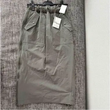 새상품 야마다야 LASUD 지퍼 플리츠 스커트 2way