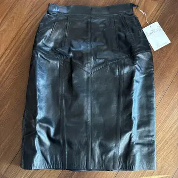 블랙 가죽 타이트 스커트 무릎 기장